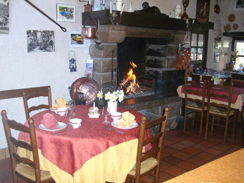 Gîtes de la Ferme Auberge de Mésauboin Billé Exterior foto